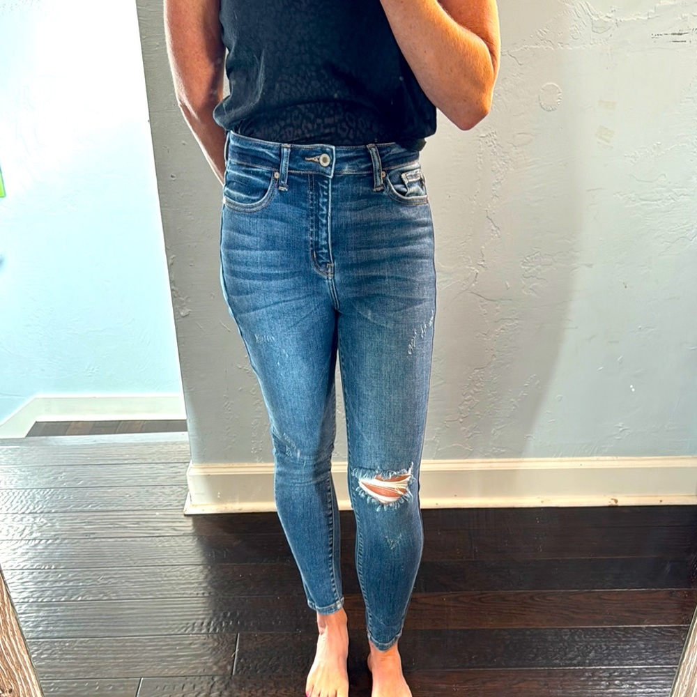 💙KanCan Distressed Skinny Jeans Size 26 💙